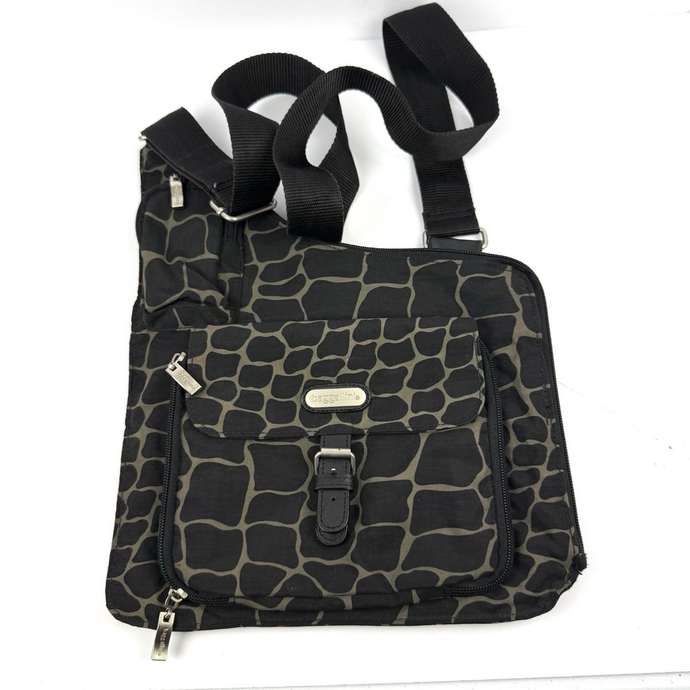 Baggallini Crossbody Bag Giraffe Print Nylon Handbag Travel Everyday